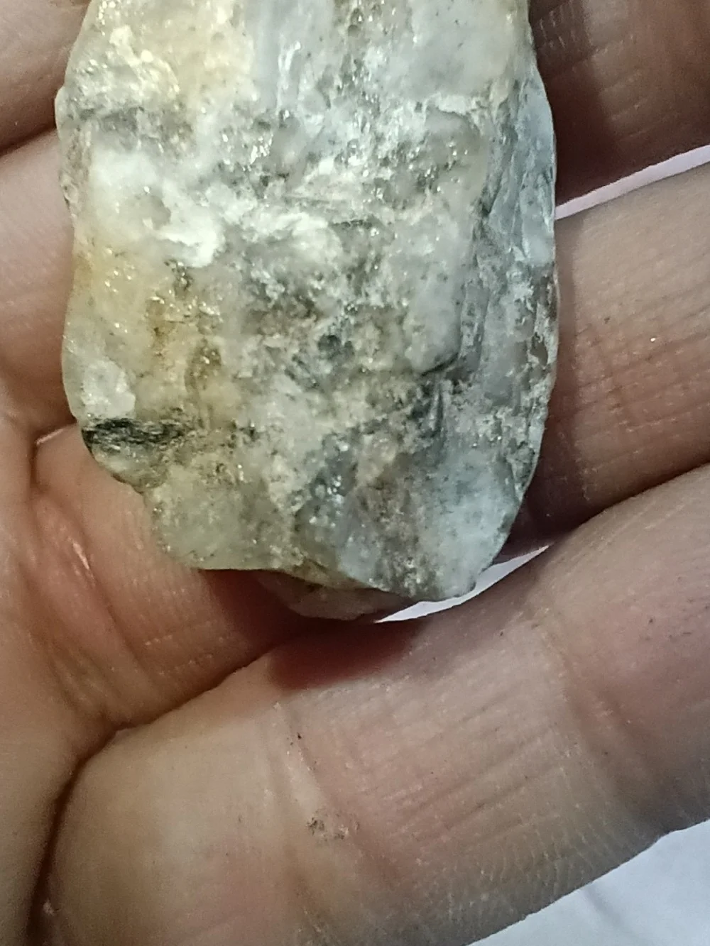 Natural White and Tan Quartz Decorative Rock for Reptile Habitats